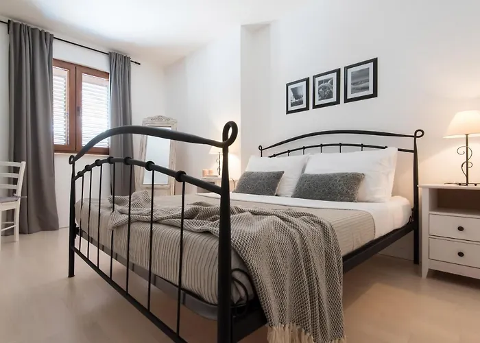 アパート Bonamare トゥラニ